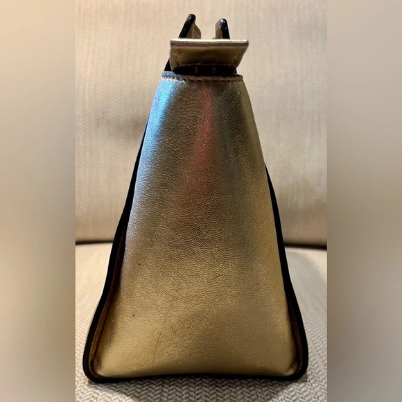 Michael MK patent gold colored leather purse‎ - Picture 2 of 15